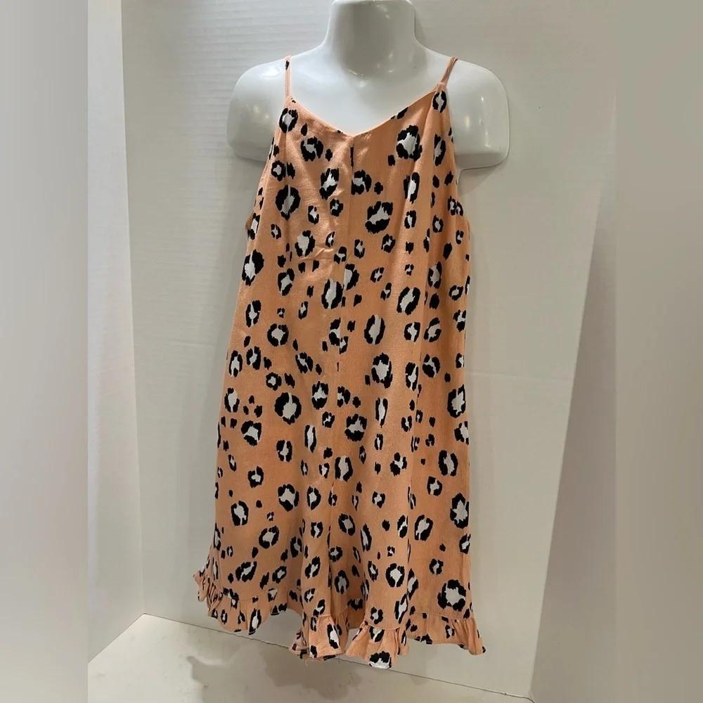 Chic Leopard Print Dress